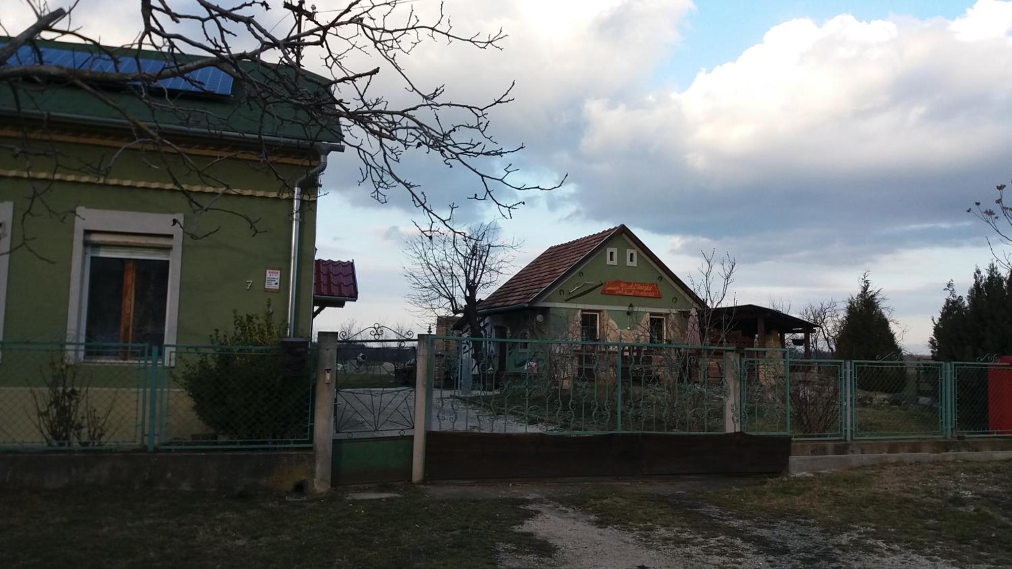 Hotel Nicolaj Vendeghaz Es Tanya Exterior foto