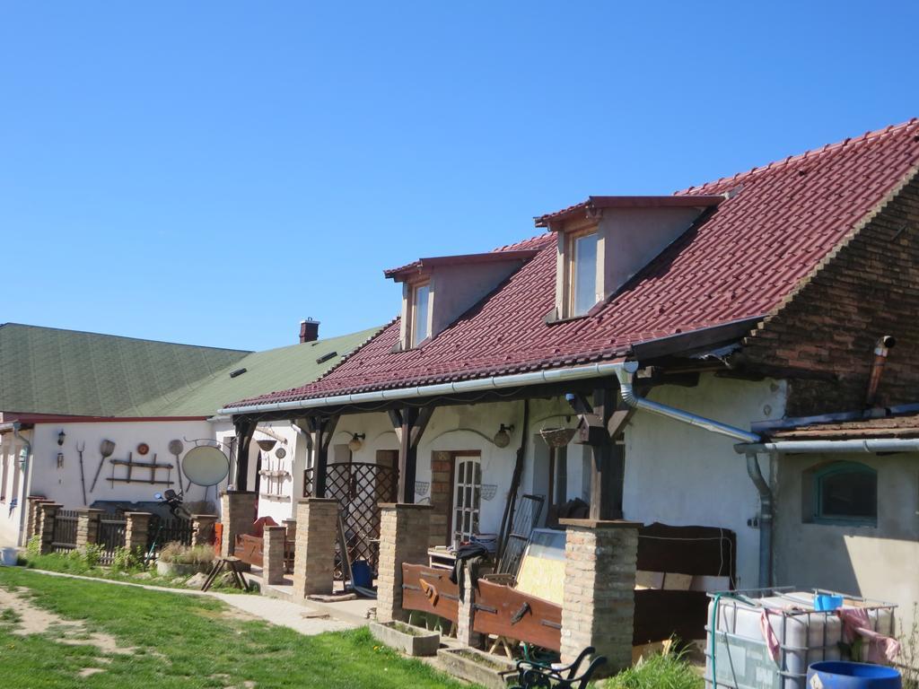 Hotel Nicolaj Vendeghaz Es Tanya Exterior foto