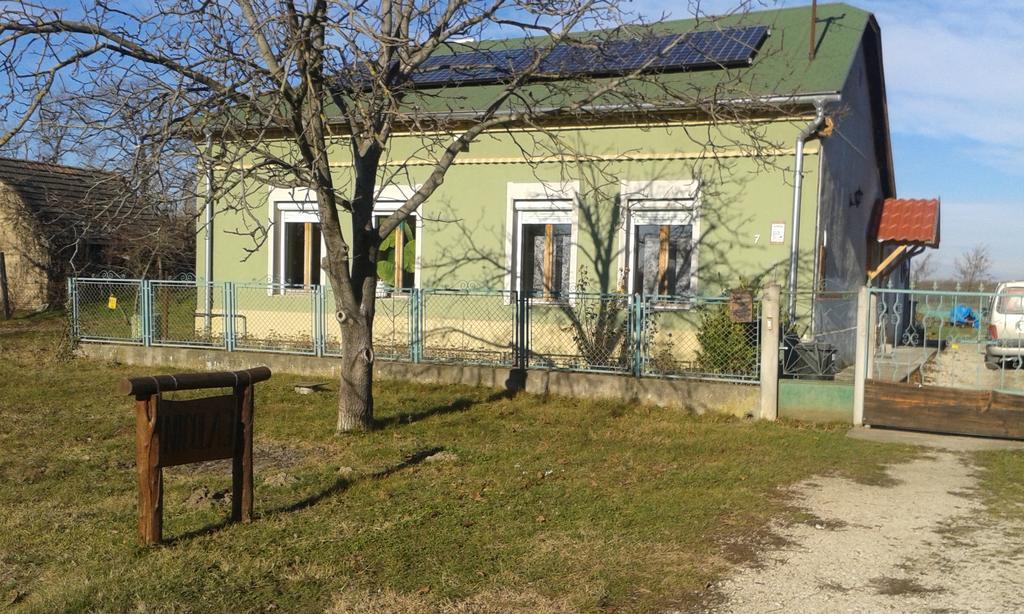 Hotel Nicolaj Vendeghaz Es Tanya Exterior foto
